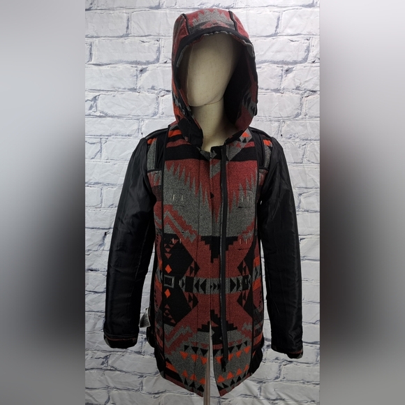 NEW Gap Women's Short Duffle Coat Toggle Southwestern Native Wool Small - Picture 7 of 13